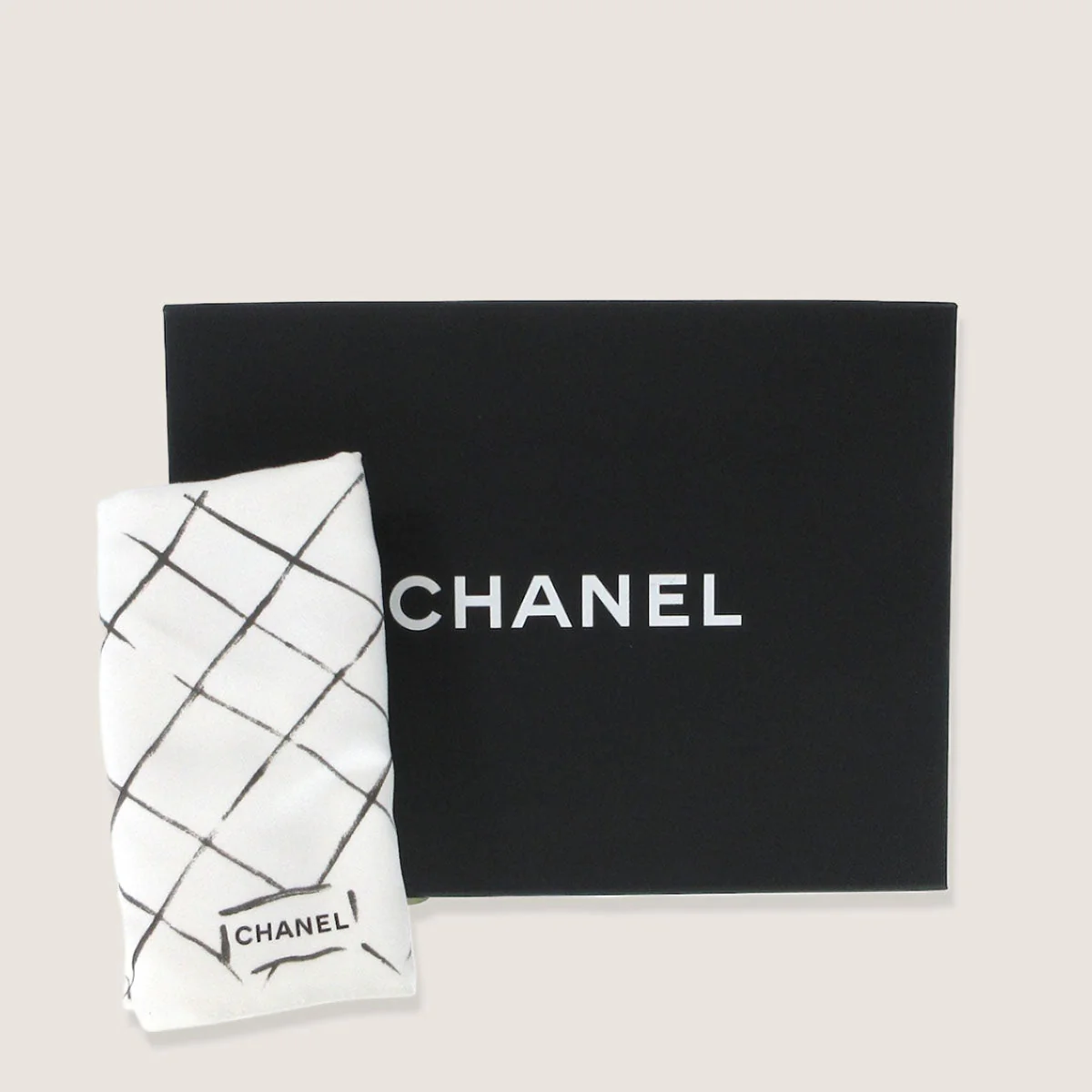 PRE-ORDER Classic Medium Double Flap - Image 10