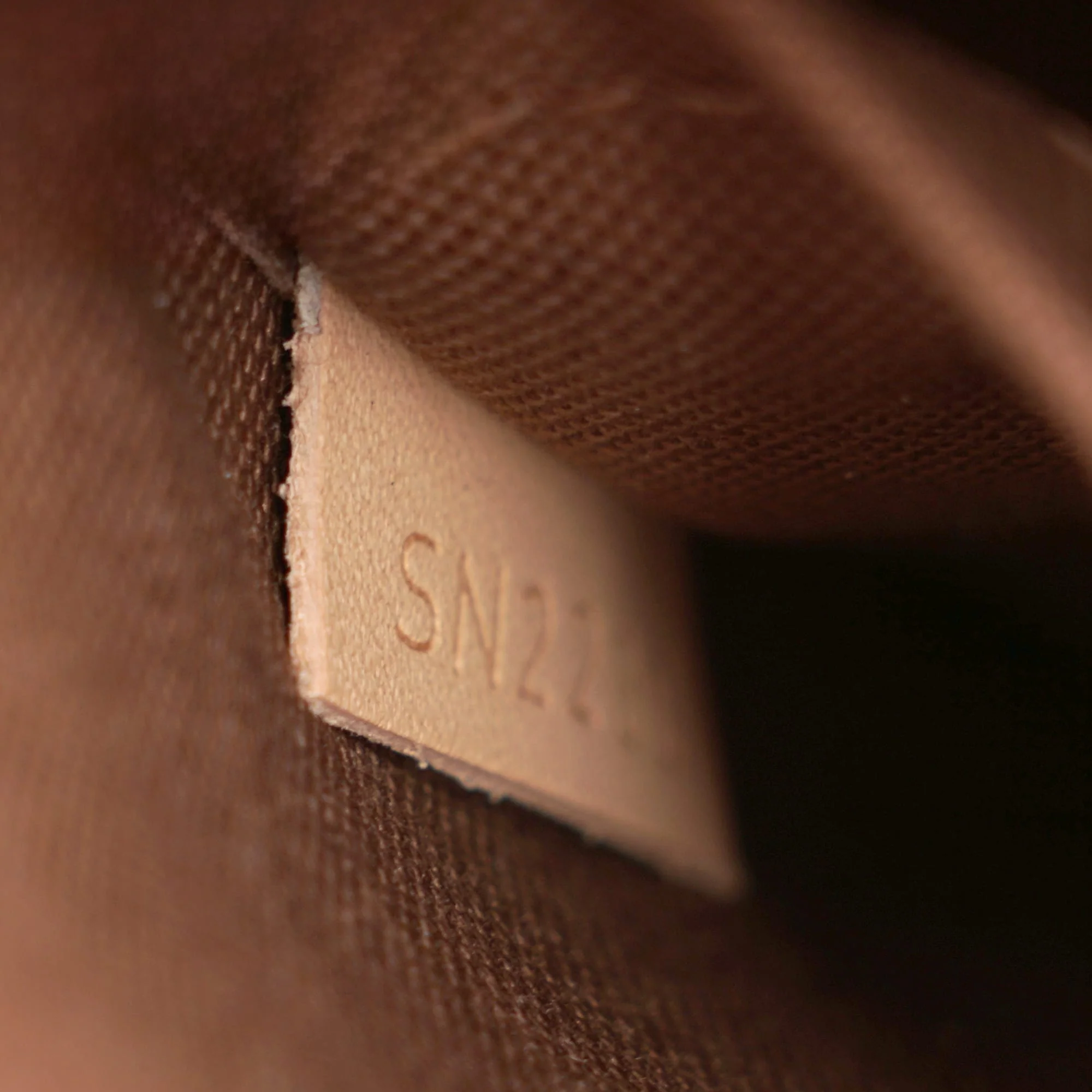 Alma BB Top Handle - Image 7