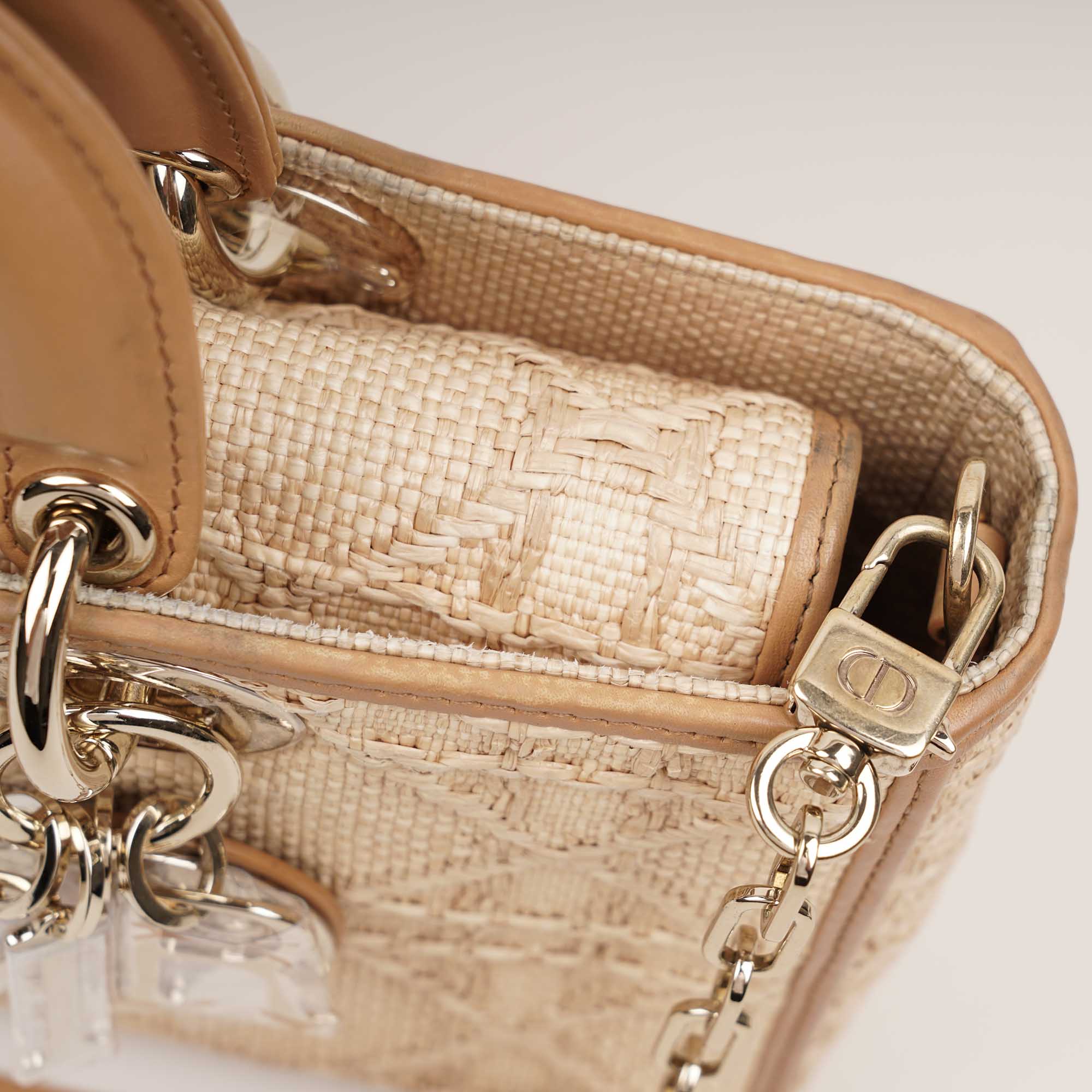 Medium D-Joy Top Handle - Image 11